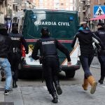 Furgón con el autor del crimen de Paloma e India, madre e hija asesinadas el lunes en Valladolid