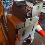 Imagen de la caja registradora recuperada por los agentes locales. POLICÍA LOCAL DE MÁLAGA