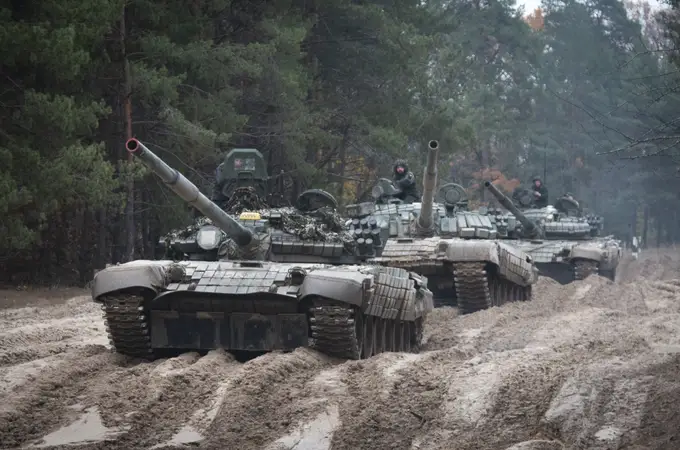Blindados, artillería, aviación, misiles... La ventaja numérica rusa sobre Ucrania