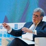 El presidente de CEOE Castilla y León, Santiago Aparicio, participa en el foro