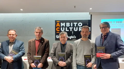 En la fotografía de izquierda a derecha Avelino Corma; Jaime Güemes; Adolfo Plasencia; José Hernández-Orallo y Pau Pérez Rico, director regional de Comunicación, Sostenibilidad y Relaciones Institucionales de El Corte Inglés