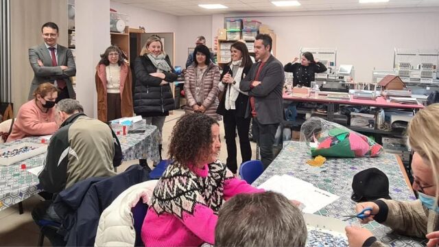 La consejera de Familia e Igualdad de Oportunidades, Isabel Blanco, visita el Centro Residencial de la Asociación Salud Mental León