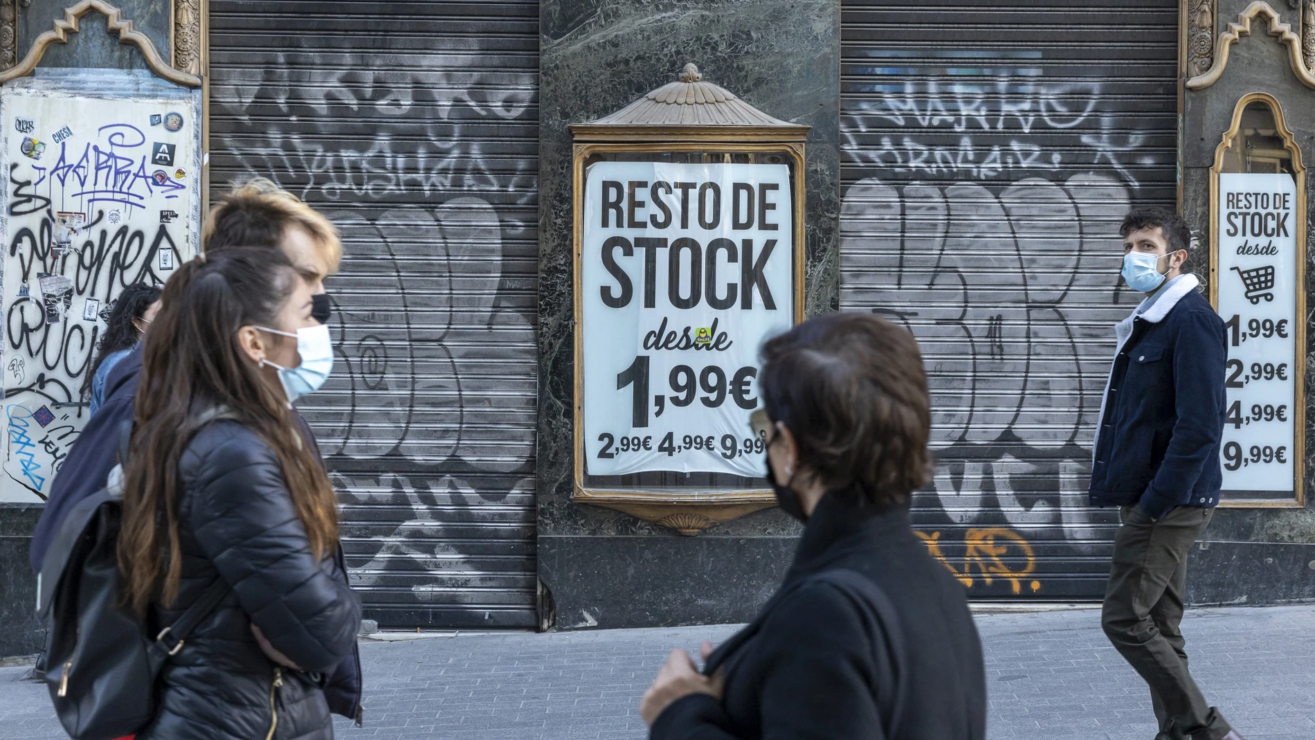 Comercios en liquidación y cerrados en el centro de Madrid