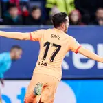 Saúl celebra el gol del triunfo del Atlético ante Osasuna
