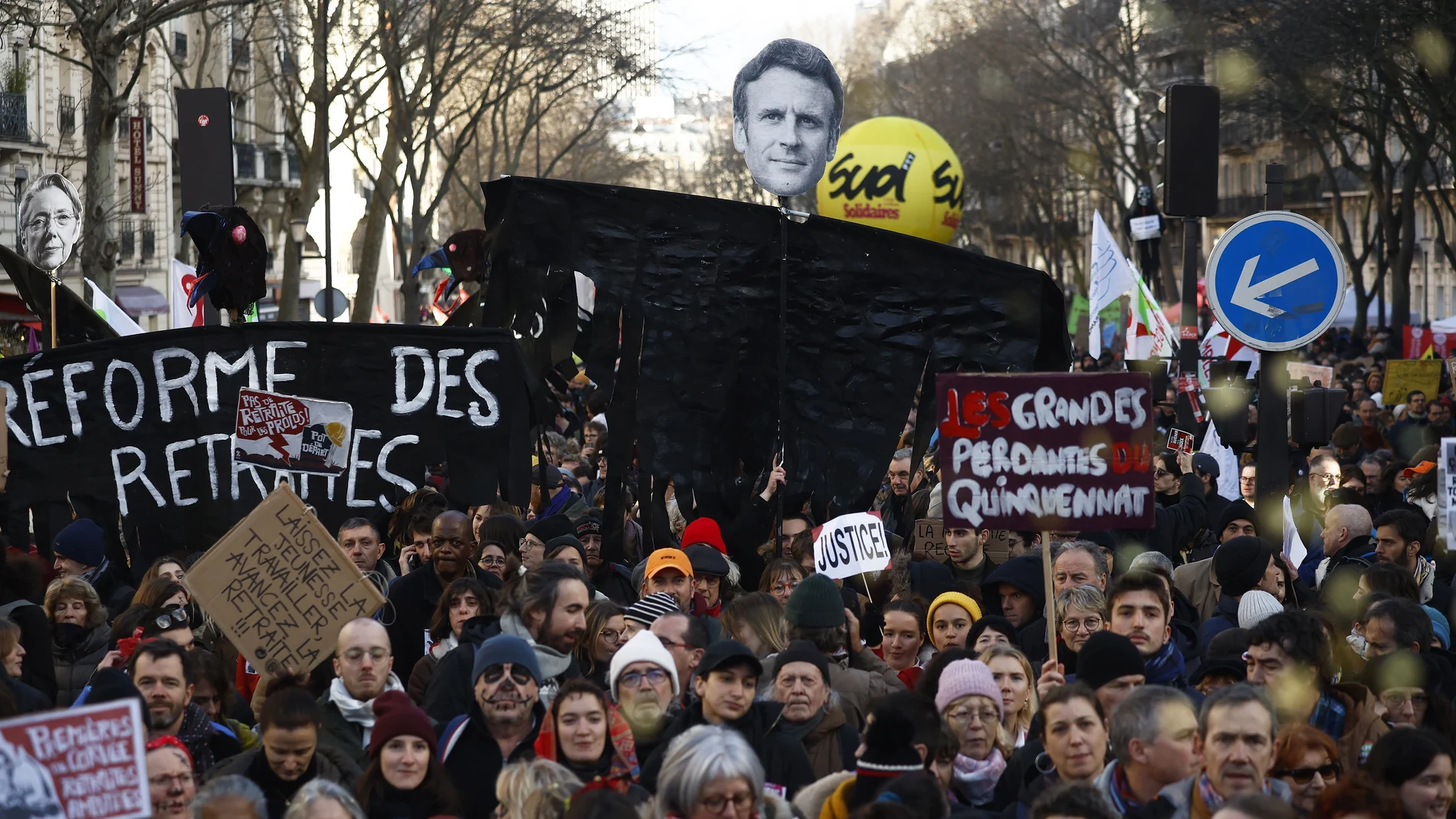 Manifestación en París contra el retraso de la edad de jubilación a los 64 años planteada por el Gobierno