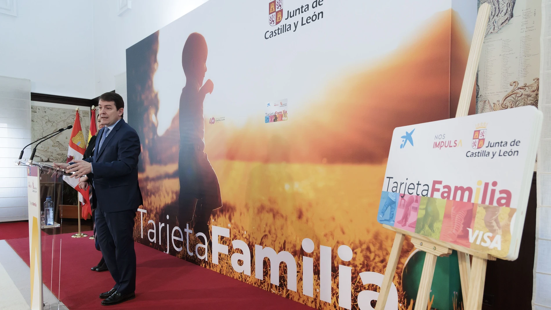 El presidente de Castilla y León, Alfonso Fernández Mañueco, presenta el "Bono Nacimiento"