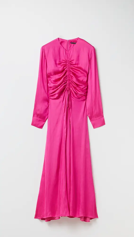 Vestido fucsia.