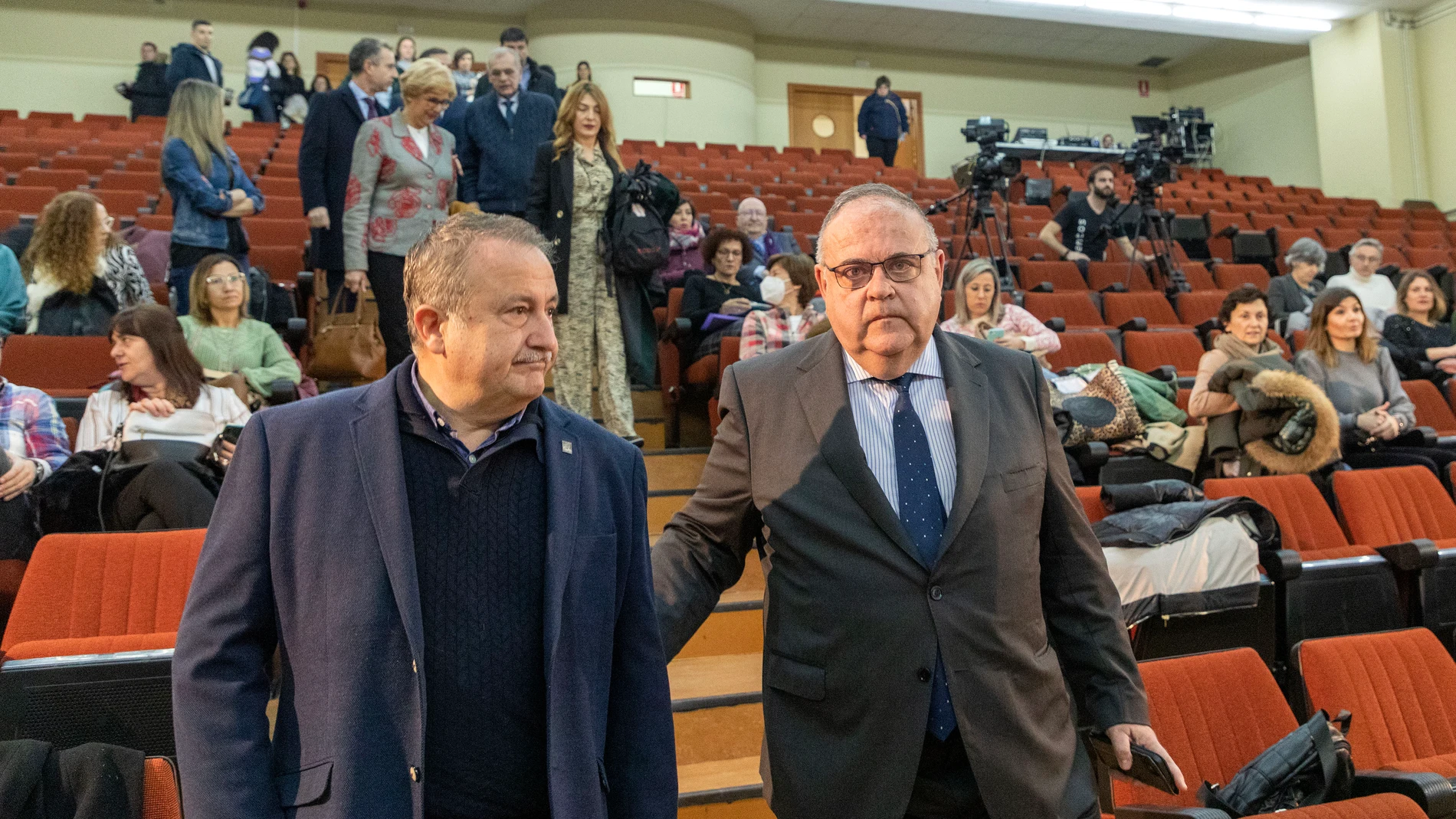 El consejero de Sanidad, Alejandro Vázquez, asiste a la inauguración del congreso "II Jornadas de análisis de la atención primaria en Castilla y León", organizado por CCOO