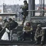 Imagen de un grupo de soldados ucranianos en la ciudad de Bakhmut