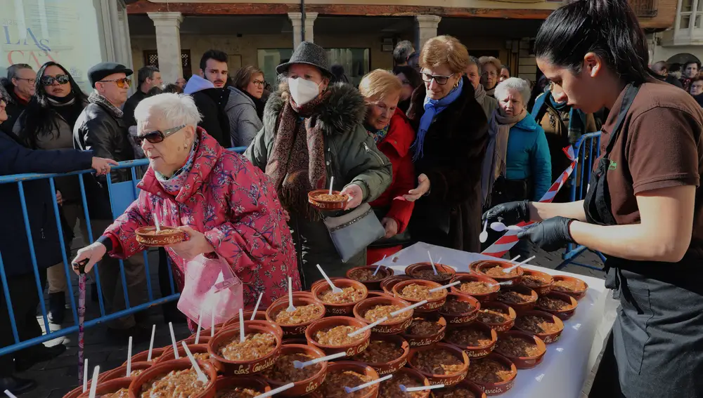 Palencia celebra la festividad de Las Candelas, en honor a su patrona la Virgen de la Calle