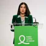 La ministra de Sanidad, Carolina Darias, da un discurso durante la presentación en Madrid de la campaña "Todos contra el cáncer