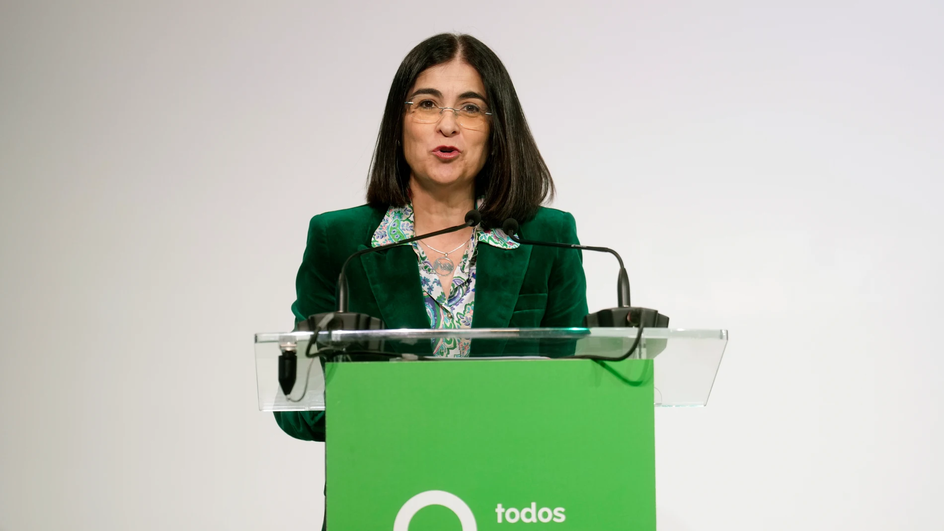 La ministra de Sanidad, Carolina Darias, da un discurso durante la presentación en Madrid de la campaña "Todos contra el cáncer
