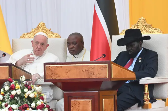 Francisco aterriza en Sudán del Sur para desbloquear el proceso de paz