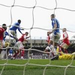 James Tarkowski marca el gol que derrotó al Arsenal en la Premier