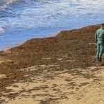 Hallan el cuerpo sin vida de joven inmigrante magrebí en una playa de Ceuta