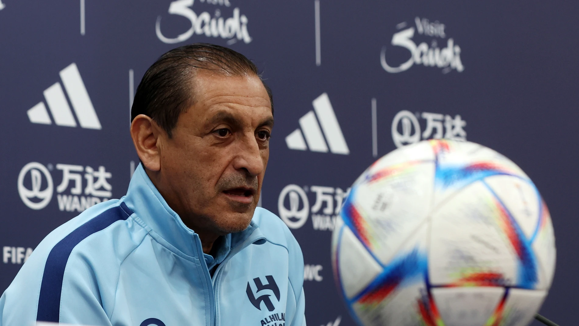 Tangier (Morocco), 06/02/2023.- Al Hilal SFC Argentine coach Ramon Diaz speaks during a press conference at the Ibn Batouta Stadium Stadium in Tangier, Morocco, 06 February 2023. Al Hilal SFC will face CR Flamengo in a FIFA Club World Cup semifinal match on 07 February 2023. (Mundial de Fútbol, Marruecos, Tánger) EFE/EPA/MOHAMED MESSARA