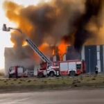 Una fábrica de drones de la compañía estadounidense Edge Autonomy sufre un incendio en las afueras de Riga, Letonia