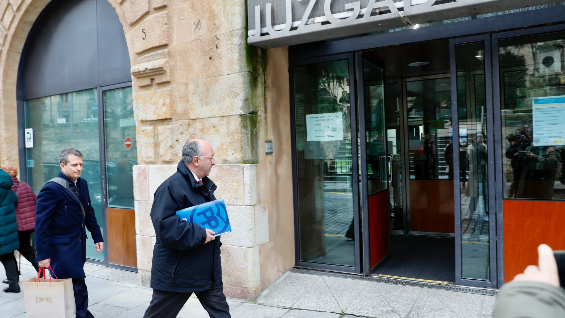Llegada de los servicios jurídicos del PP a los juzgados de Salamanca