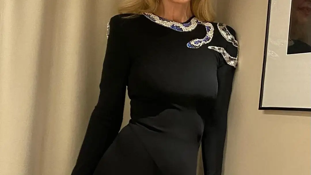 Carmen Lomana con vestido de Ze García. 