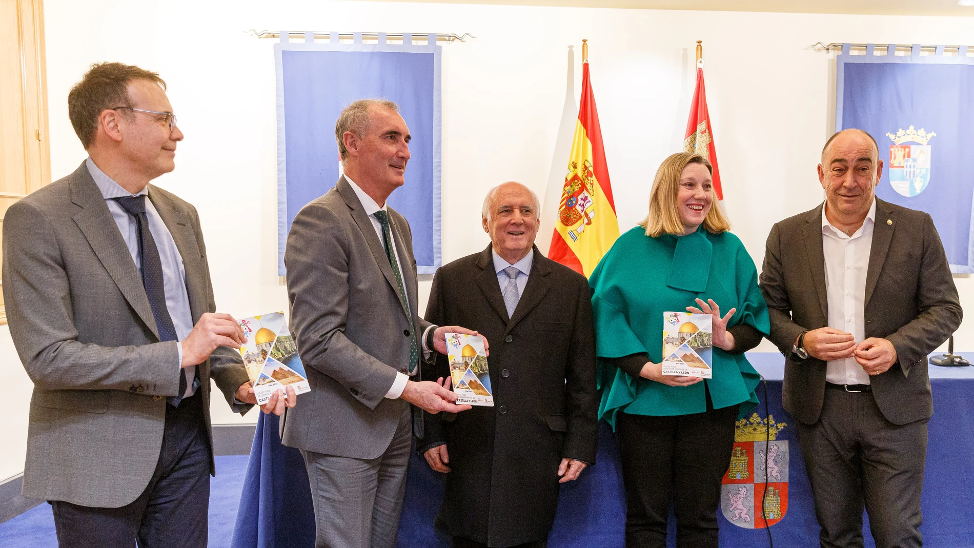 Presentación de los viajes del «Club de los 60» en Segovia