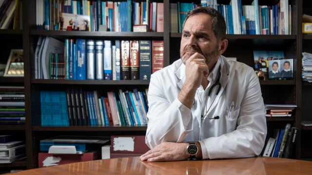 Entrevista al doctor Pedro Pérez Segura, Jefe del Servicio de Oncología del Hospital Clínico