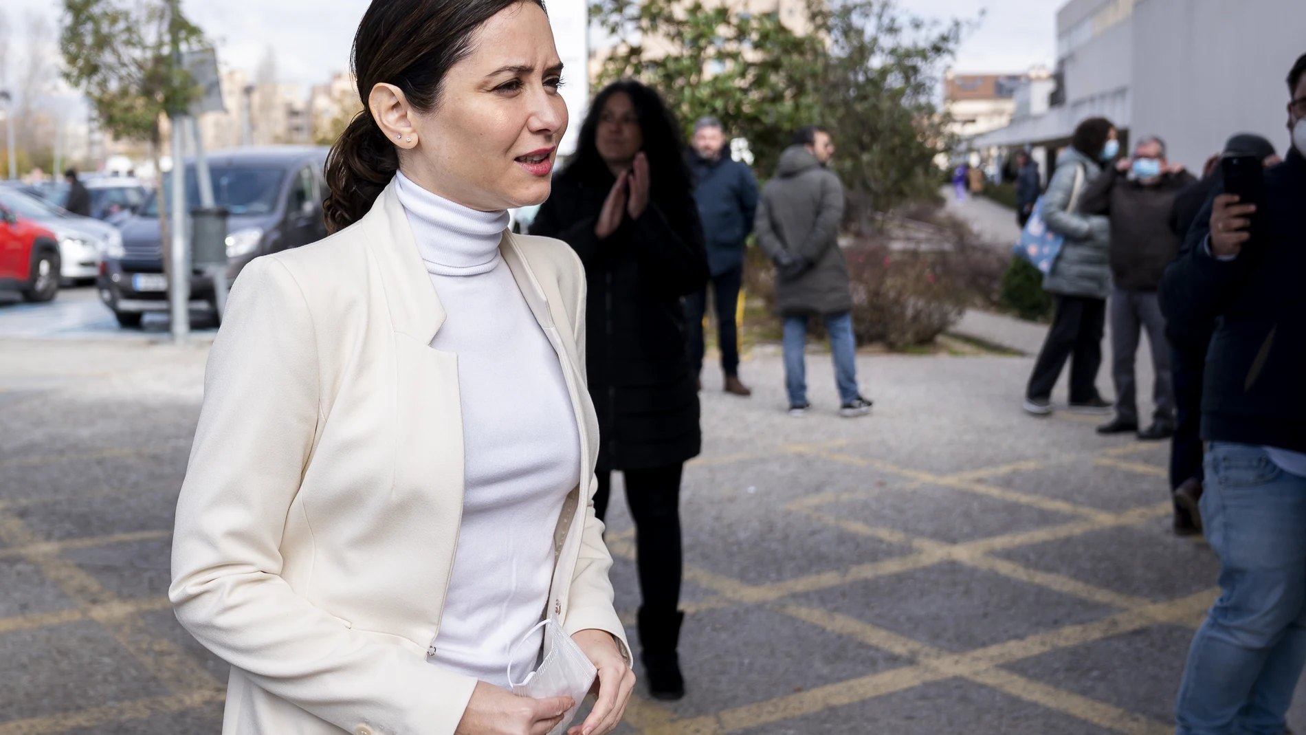 MADRID.-Ayuso resta importancia a la baja de López del PP: "No es necesario estar afiliado para estar trabajando en mi Gobierno"
