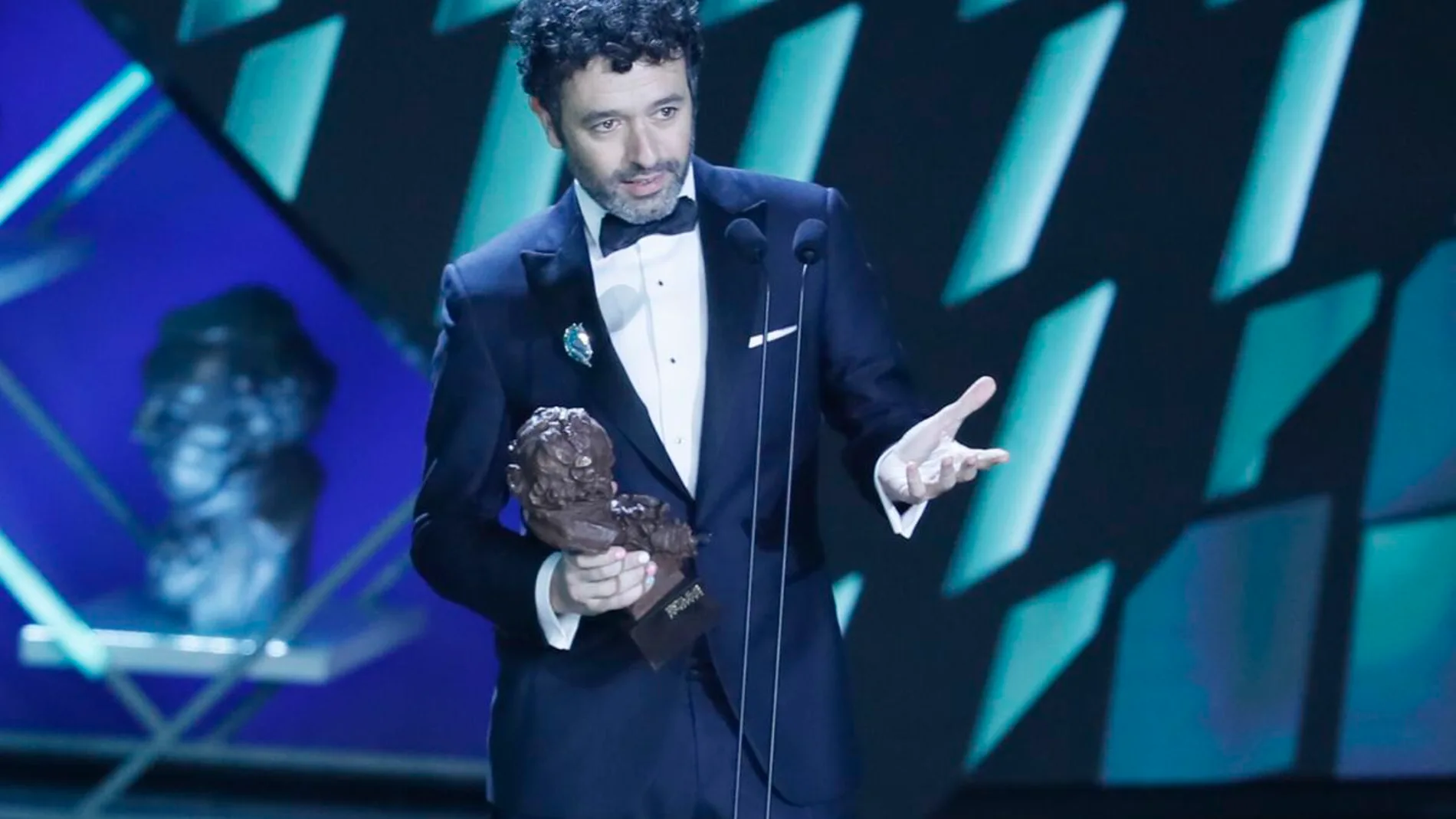Rodrigo Sorogoyen recogiendo el Goya a mejor dirección durante la ceremonia