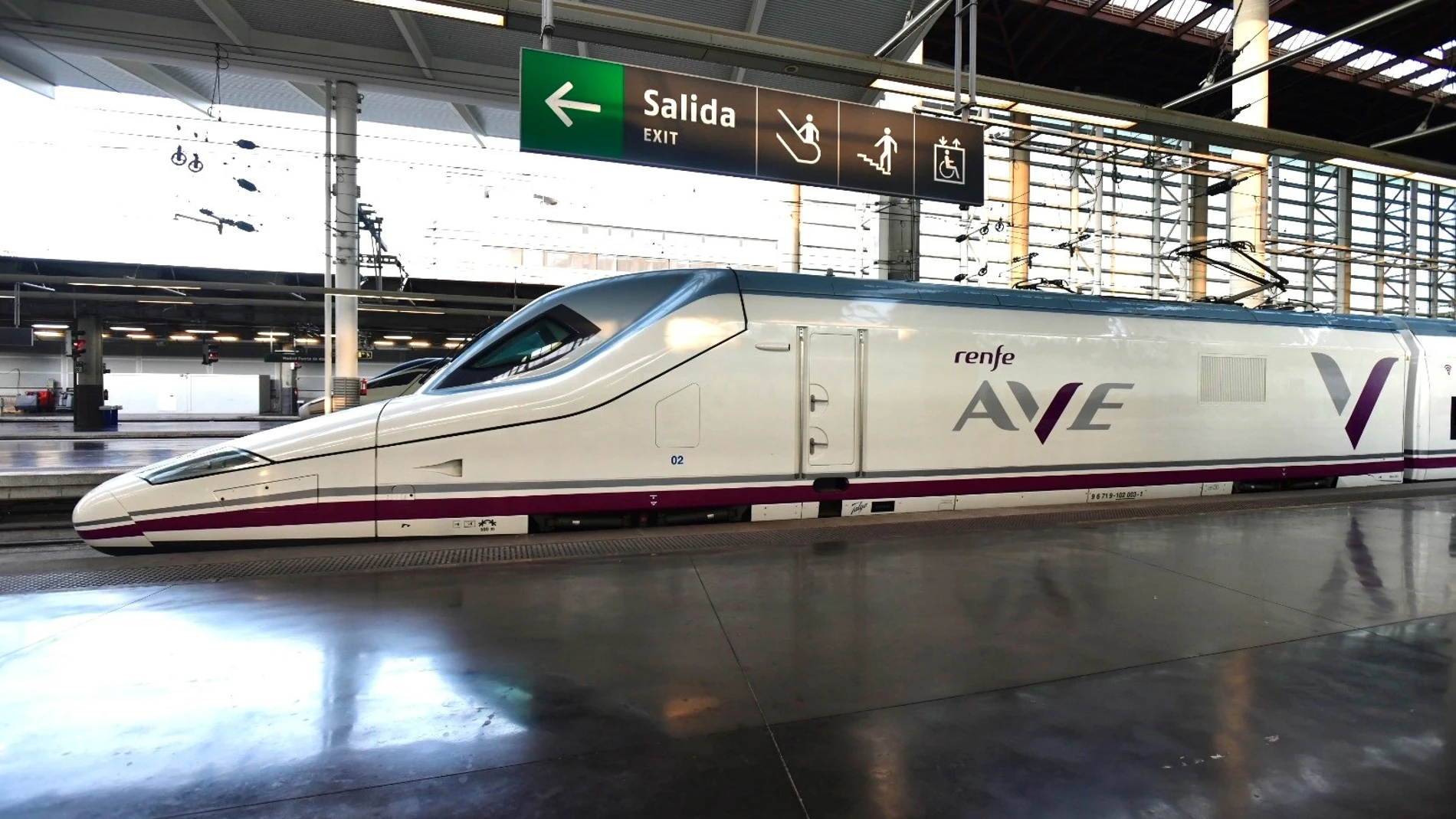 -Los servicios AVE de Renfe entre Madrid y Barcelona cumplen 15 años con más de 140 millones de viajeros