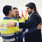 MURCIA.-López Miras entrega la insignia de plata de la Región a los voluntarios murcianos del 061 en los terremotos de Turquía