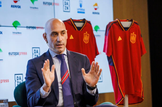 Desayuno informativo con el presidente de la Federación Española de Fútbol, Luis Rubiales
