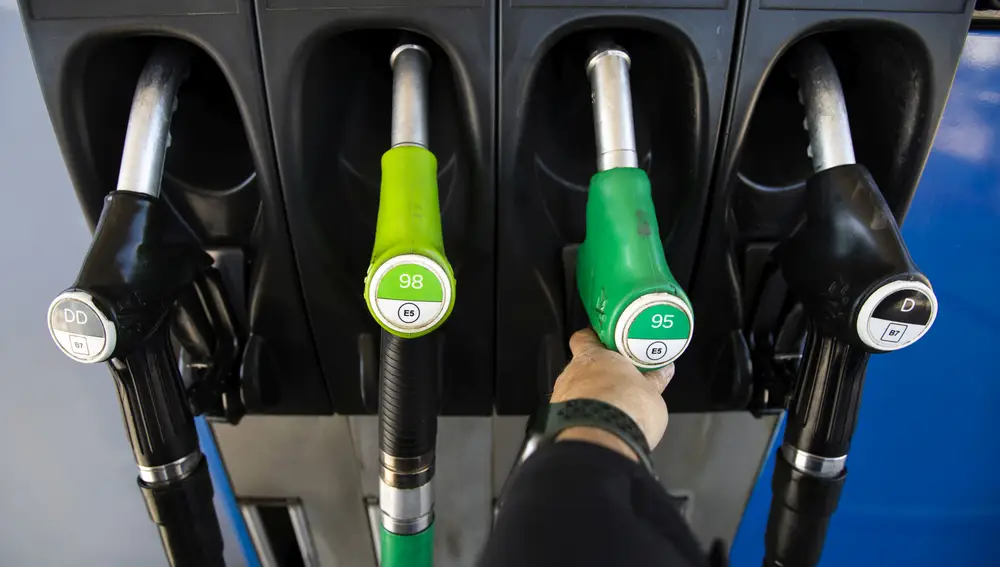 Imagen de gasolineras y combustibles por la escalada de precios de gasolina y diesel.