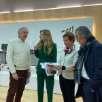 La viceconsejera de Acción Cultural, Mar Sancho, acompañada de Juan Luis Arsuaga, director científico del Museo de la Evolución Humana (MEH), y de Aurora Martín, directora-gerente del Sistema Atapuerca (SACE), presentan la programación