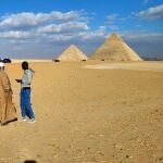 Las pirámides de Guiza, a las afueras de El Cairo