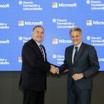 Carlos Giménez, CEO de Planeta Formación y Universidades, y Alberto Granados, presidente de Microsoft España