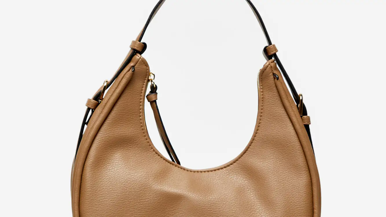 Bolso rebajado en Cortefiel