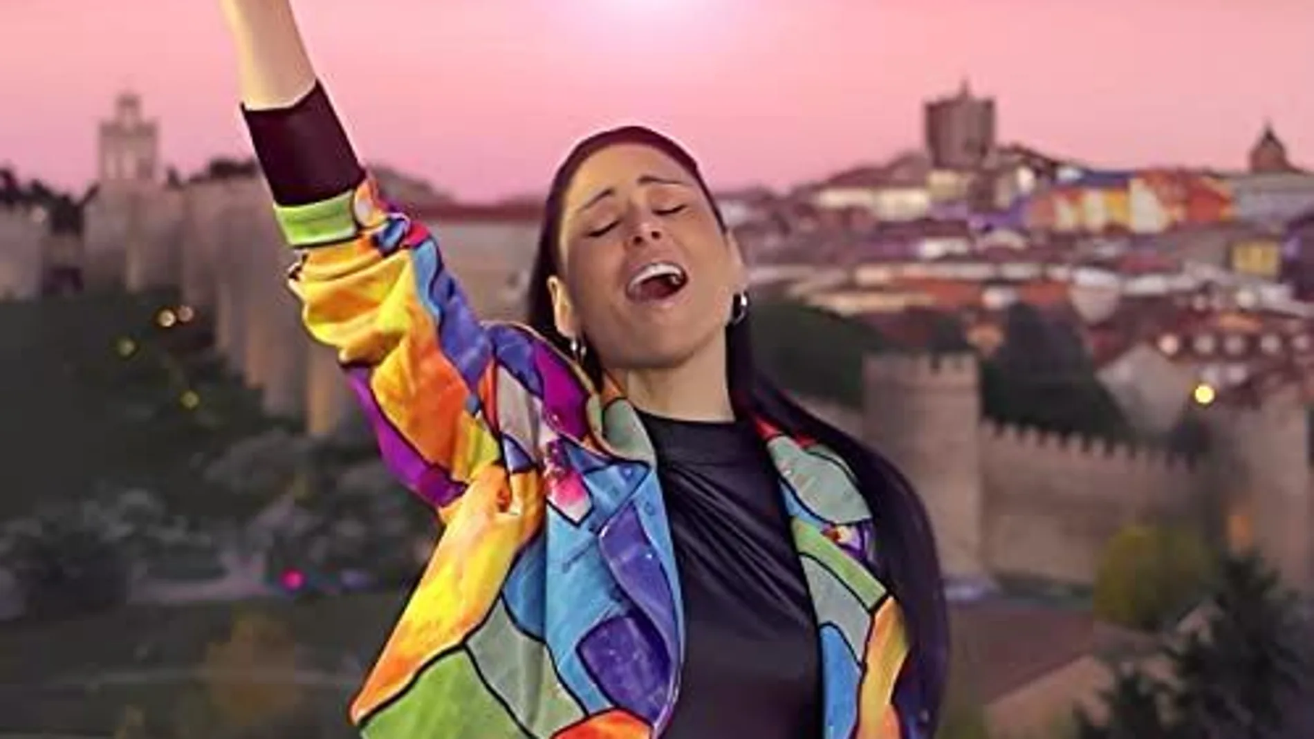 Rosa López canta "Si en Ávila estás"