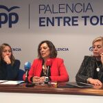 El PP de Palencia, con las parlamentarias Milagros Marcos y Carmen Fernández, a la cabeza, se han reunido con los sindicatos policiales para analizar la reforma de la Ley de Seguiridad Ciudadana
