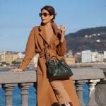 Pilar de Arce con look en tonos camel