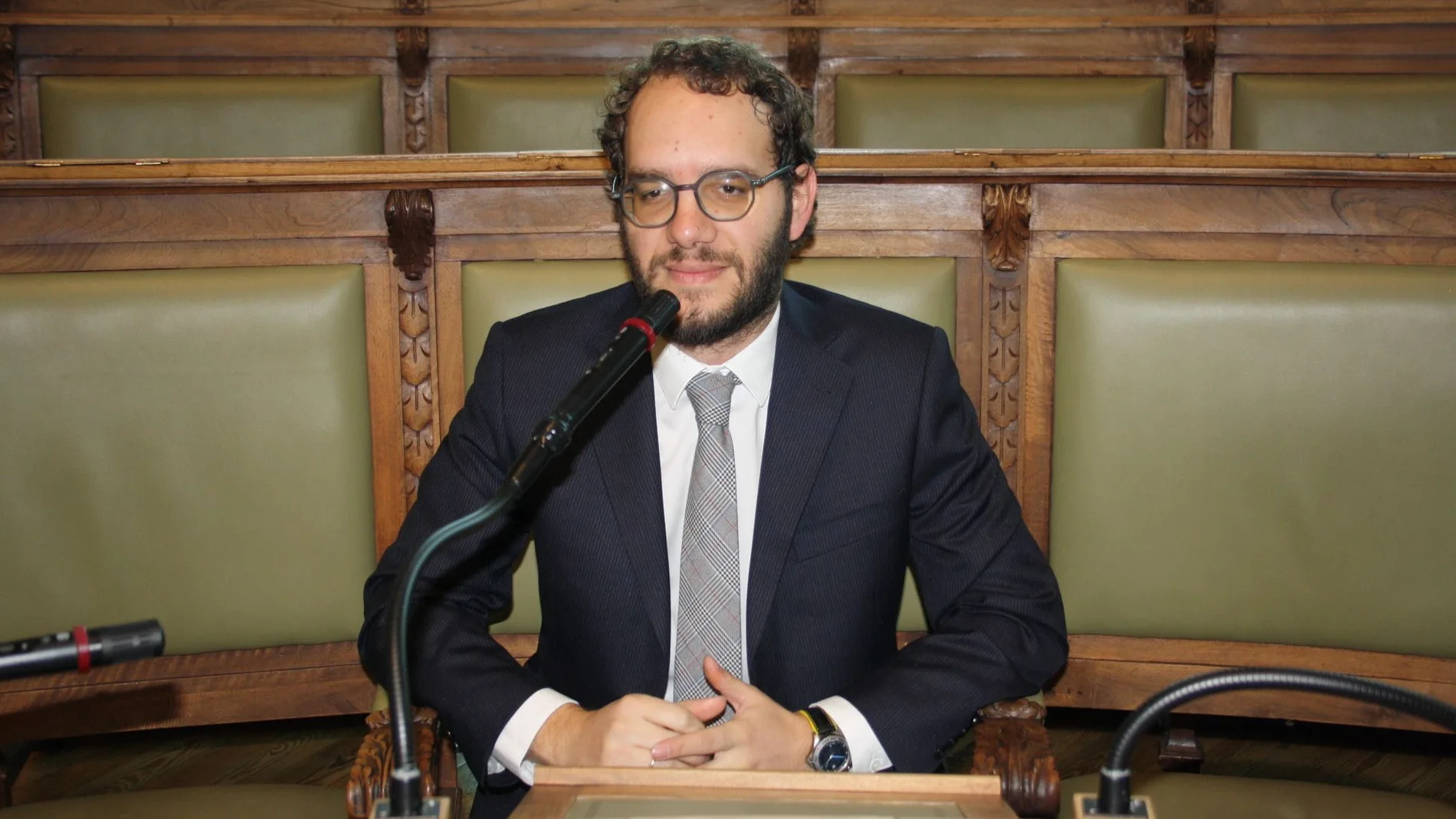 Pablo Vicente, candidato de Cs a la alcaldía de Valladolid, en su escaño en el ayuntamiento