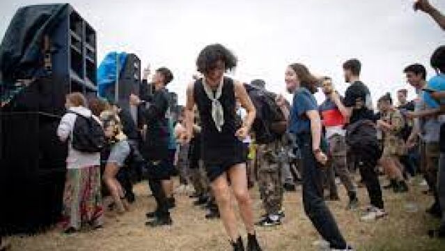 La fiesta fue convocada a través de las edes sociales y empezó el sábado