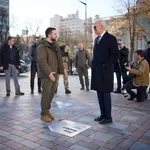 Biden con Zelenski en las calles de Kyiv