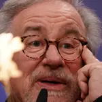 US filmmaker Steven Spielberg speaks during the press conference for the Honorary Golden Bear during the 73rd Berlin International Film Festival &#39;Berlinale&#39; in Berlin, Germany, 21 February 2023. Spielberg is awarded the Honorary Golden Bear for hie lifetime achievement. The in-person event runs from 16 to 26 February 2023. (Cine, Alemania)