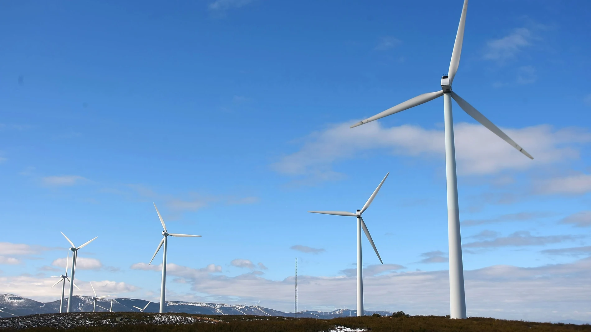 Aerogeneradores en la comarca de El Bierzo