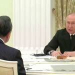 Rusia y China muestran buenas relaciones a la espera de plan de paz chino para Ucrania