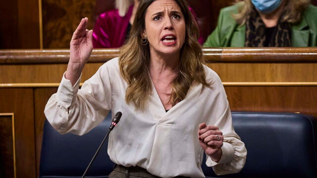 La ministra de Igualdad, Irene Montero, durante la sesión de control al gobierno en el Congreso de los Diputados.