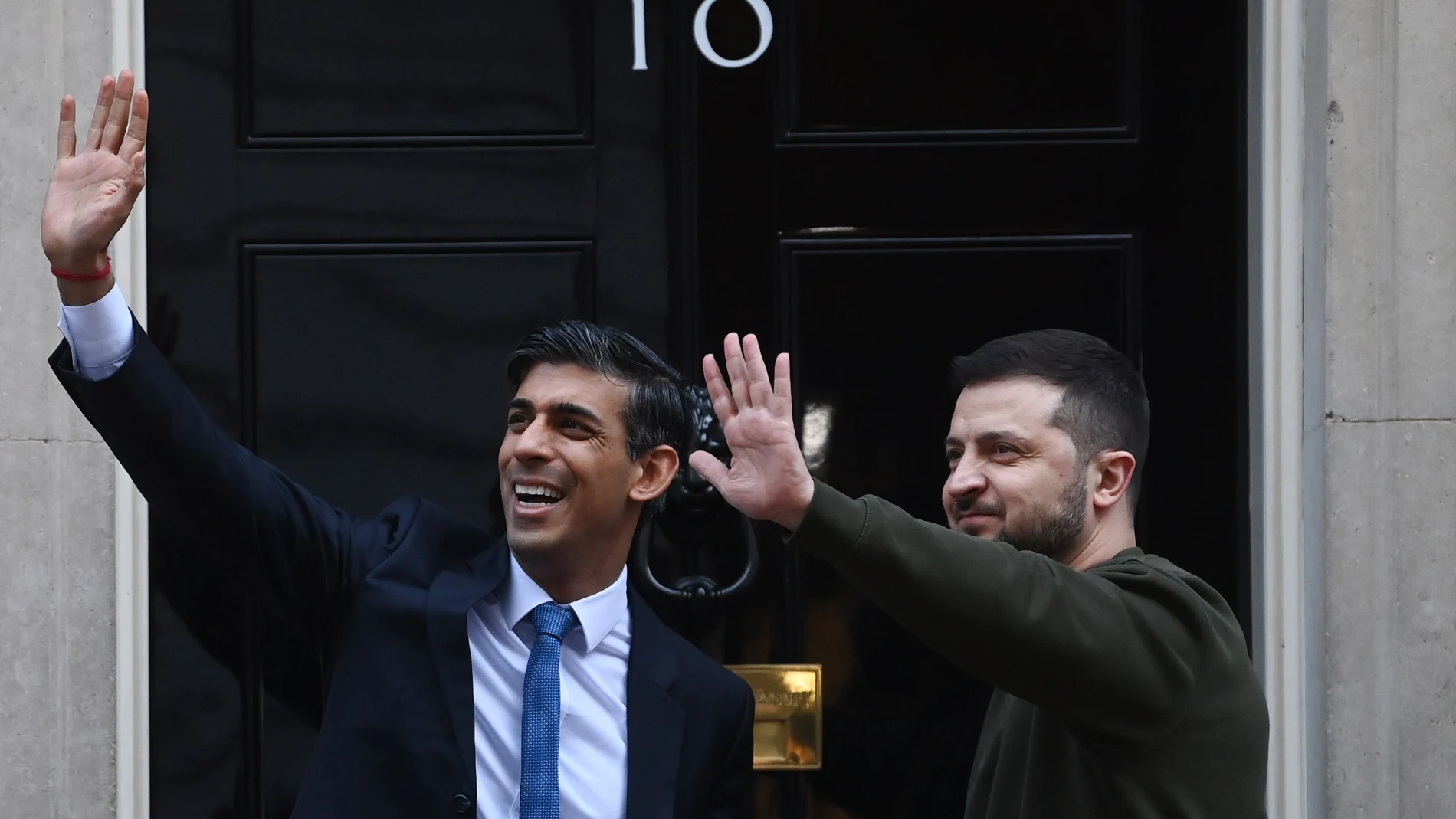British Prime Minister Rishi Sunak (L) welcomes Ukraine President Volodymyr Zelensky (R) to 10 Downing Street in London, Britain