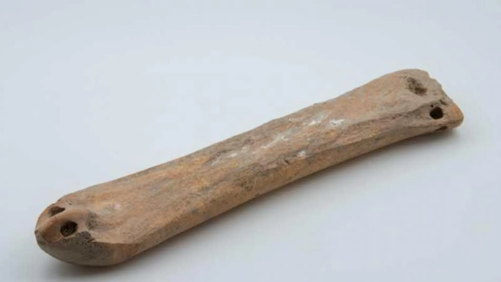 Descubren unos patines de hielo de hace 3.500 años hechos con huesos
