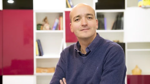 Vaciero aborda el drama de la inmigración y la familia en su nuevo libro