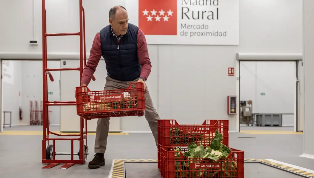Madrid Rural. Pequeños agricultores que venden productos frescos a grandes cadenas de supermercados sin intermediarios.