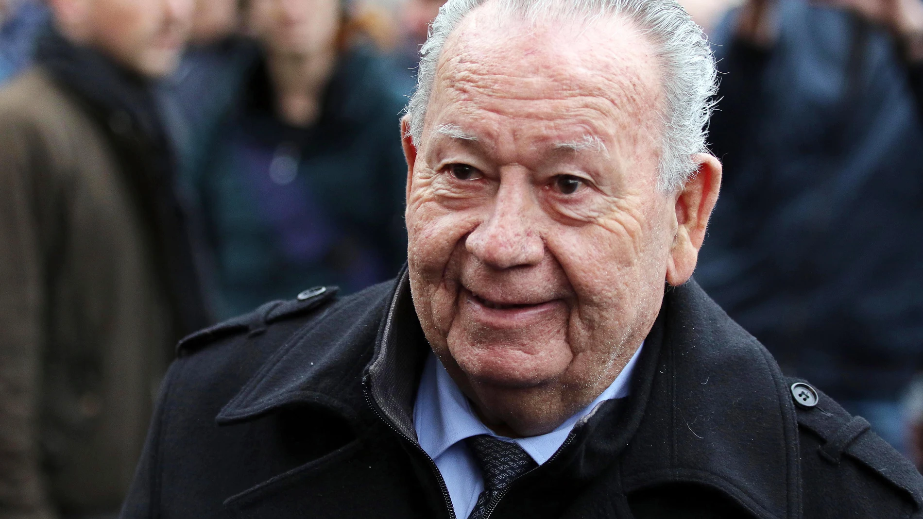 Angers (France).- (FILE) Former French soccer player Just Fontaine arrives for the funeral ceremony of late French soccer legend Raymond Kopa at the cathedral Saint Maurice in Angers, western France, 08 March 2017 (re-issued 01 March 2023). French soccer legend Just Fontaine has passed away at the age of 89 his family announced on 01 March 2023. (Francia) EFE/EPA/EDDY LEMAISTRE *** Local Caption *** 53375559 